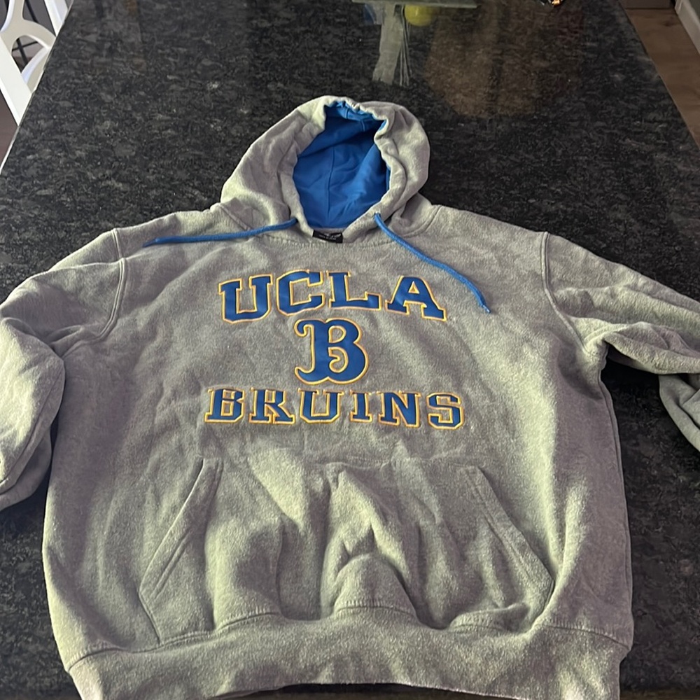 Mens size large UCLA BRUINS hoodie sweat shirt